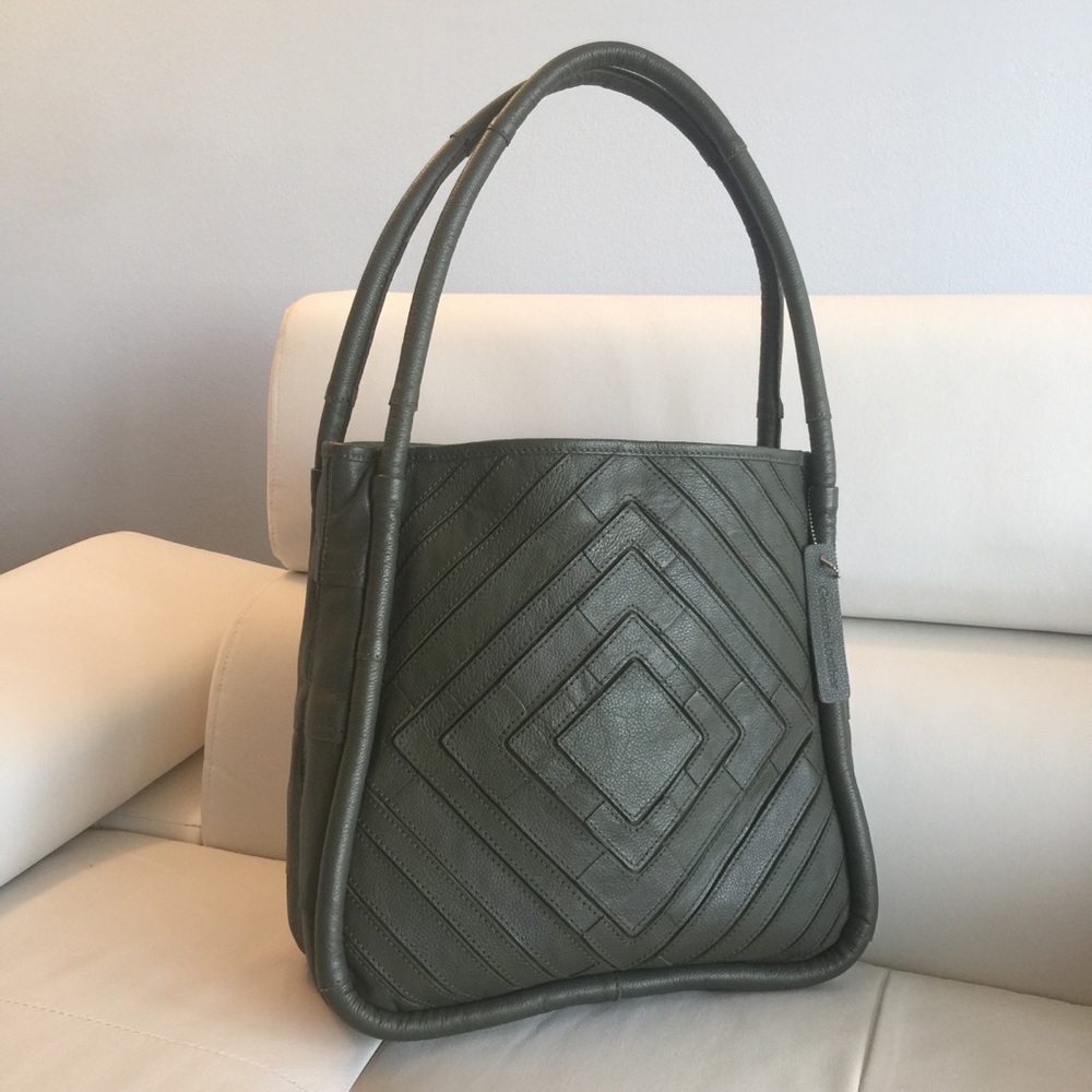 Nino Bossi olive green leather tote bag. EUC